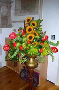 Golden Urns. Photo by Neil Rogers-Davis